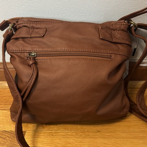 NWT Scarleton Women’s Brown Soft Multi-Pocket Adjustable Crossbody Purse Bag - Picture 4 of 10